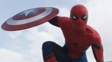 Le bouclier de Steve Rogers (Chris Evans) dans Capitán América : Civil War