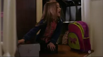 The backpack butterfly Crocodile Creek Harper Weil (Abby Ryder Fortson) in The Whispsers (S01E01)