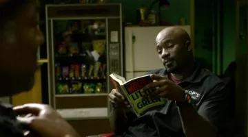 El libro leído por Mike Colter en Luke Cage