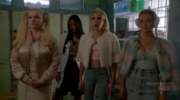 Veste en fourrure Nasty Gal de Chanel (Billie Lourd) dans Scream Queens