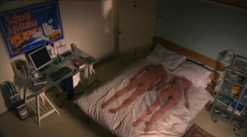 The Duvet Cover Man And Woman Naked From Tony In Skins S01e01