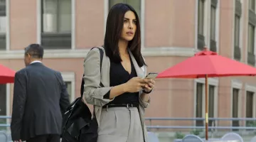 Le top noir L'Agence de Alex Parrish (Priyanka Chopra) dans Quantico