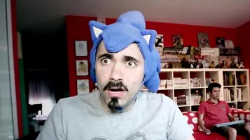 The cap Sonic The Hedgehog in Noob S05E05