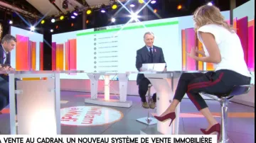 The pumps bordeaux of Caroline Ithurbide in William noon of the 04/10/2017