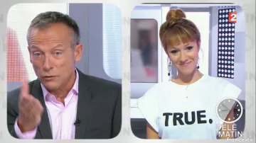 The t-shirt True of Julia Livage in Télématin from the 04/10/2017