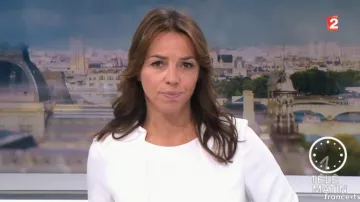 The white top of Sophie Le Saint in Télématin from the 04/10/2017
