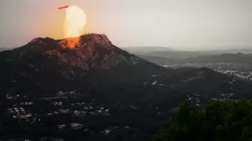 Le mont Coudon près de Toulon dans la saison 6 de Noob