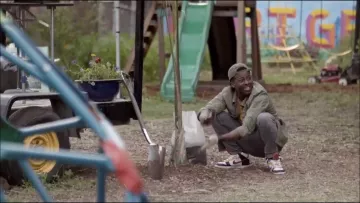 La paire de Nike Dunk High Pirates de Courtney Rose (Brandon Micheal Hall) dans The Mayor S01E01