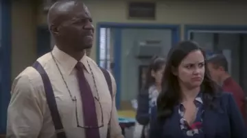 La chemise à fleurs Equipment de Amy Santiago (Melissa Fumero) dans Brooklyn Nine-Nine S05E01