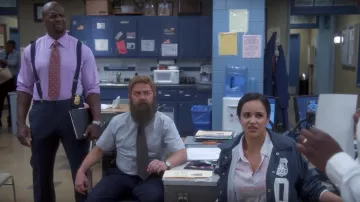 Camisa a cuadros de Amy Santiago (Melissa Fumero) Rails en Brooklyn Nine-Nine S05E02