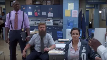 La chemise à carreaux Rails de Amy Santiago (Melissa Fumero) dans Brooklyn Nine-Nine S05E02