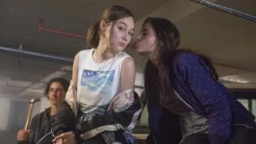 White tank top worn by Alicia Clark (Alycia Debnam-Carey) as seen in Fear The Walking Dead S01E05