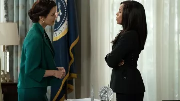 Escada Bakara Blazer con cordones usado por Olivia Pope (Kerry Washington) como se ve en Scandal S07E01
