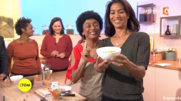 The sweater khaki Sabine Quindou in The cookies overseas 09/10/2017