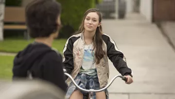 Le bomber satiné Topshop de Alicia Clark (Alycia Debnam-Carey) dans Fear The Walking Dead S01E05