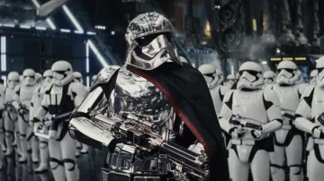 The replica of the helmet of Captain Phasma (Gwendoline Christie) in Star Wars VIII : The last Jedi