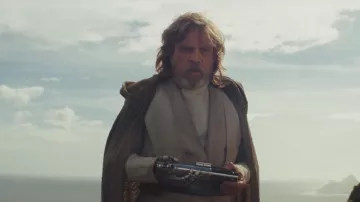 Réplica del sable de luz de Luke Skywalker (Mark Hamill) en Star Wars VIII: The Last Jedi