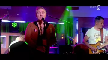 Le T-shirt Don't eat my peeps des musiciens de Morrissey dans l'émission du 9 octobre 2017