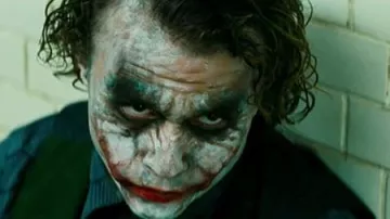 Le masque du Joker (Heath Ledger) dans Batman : The Dark Knight, Le chevalier noir