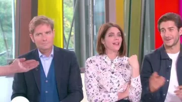 La chemise à fleurs de Julia Molkhou dans William à midi du 11/10/2017
