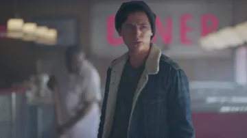 Levi's Denim Tipo 3 Sherpa Trucker Jacket usado por Jughead Jones (Cole Sprouse) como se ve en Riverdale S02E01