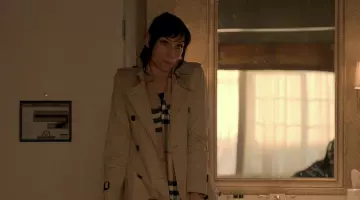 The cashmere scarf Burberry of Eve Rothlo (Famke Janssen) Murder S02E13