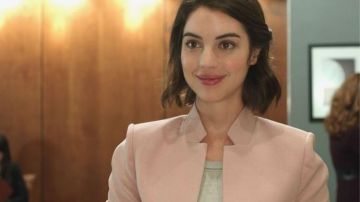 The jacket BCBGMAXAZRIA of Javotte (Adelaide Kane) in Once Upon A Time S07E01