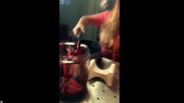 L'authentique bocal contenant un coeur "Chanel o Ween" de Chanel Oberlin (Emma Roberts) sans Scream Queens S02E04