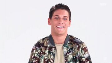 El bombardero del Festival Asos de Bryan imprimió camuflaje de lentejuelas en el bono de lanzamiento de Secret Story 11
