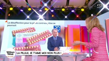 El vestido jacquard texturizado de Véronique Mounier en William al mediodía del 05/10/2017