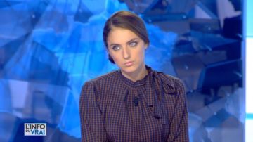 La blouse à carreaux de Camille Lavabre dans La météo de L'info du vrai du 05/09/2017