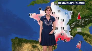 La Robe plissée à broderies  de Daniela Prepeliuc dans La météo de BFMtv du 06/10/2017