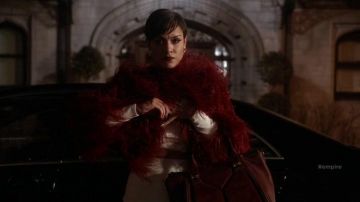 The hand bag bordeaux Steve Madden of Anika Calhoun (Grace Gealey) in Empire S01E08