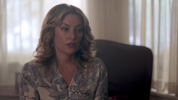 Les boucles d'oreille Brooklyn Designs de Alice Cooper (Madchen Amick) dans Riverdale S02E02