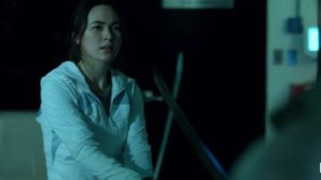 Le gilet blanc de Colleen Wing (Jessica Henwick) dans Marvel's The Defenders S01E08