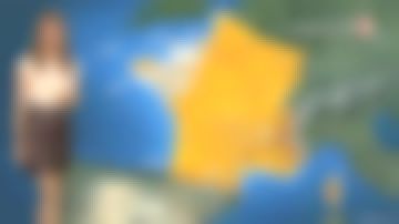 La falda de piel imitación de Chloé Nabadian en Météo del 16/10/2017