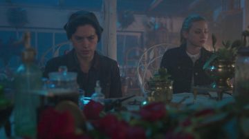 Jean jacket Joe Fresh Betty Cooper (Lili Reinhart) in Riverdale S02E02