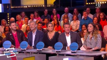 Le pull de Valérie Benaim dans Touche pas à mon poste du 23/10/2017 #TPMP