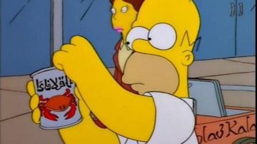 La camiseta de jugo de cangrejo Khlav Kalash en Los Simpson