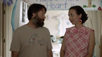 Le T-shirt boxe T-rex de Phil Mil­ler (Will Forte) dans Last Man On Earth S04E04
