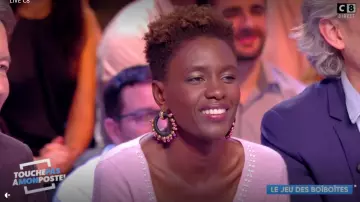 Le pull en cachemire de Rokhaya Diallo dans Touche pas à mon poste du 25/10/2017 #TPMP