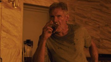 The bottle of Johnnie Walker whiskey used by Rick Deckard (Harrison Ford) in Blade Runner 2049