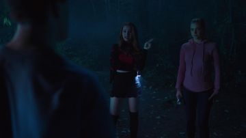 La jupe / short MSGM de Cheryl Blossom (Madelaine Petsch) dans Riverdale S02E03