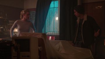 The little sweater sky blue "Lana" Club Monaco Betty Cooper (Lili Reinhart) in Riverdale S02E03