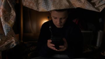 Realistic TRC-218 Walkie Talkie used by Eleven (Millie Bobby Brown) as seen in Stranger Things S01E02