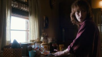 Wonder Bread Family Loaf Pack used by Joyce Byers (Winona Ryder) as seen in Stranger Things season 1