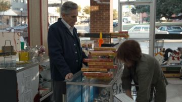 Vintage Santa-Trim Christmas Bulb Lamp bought by Joyce Byers (Winona Ryder) as seen in Stranger Things S01E03