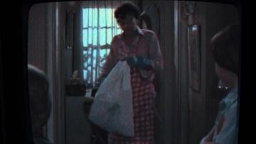 Le film Mr. Mom que regarde la famille Byers dans Stranger Things S02E01