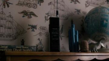 Great American Ghost Stories Book como se ve en Stranger Things S01E07