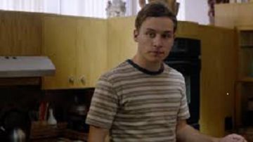 The T-shirt Joshua Cody (Finn Cole) in the Animal Kingdom